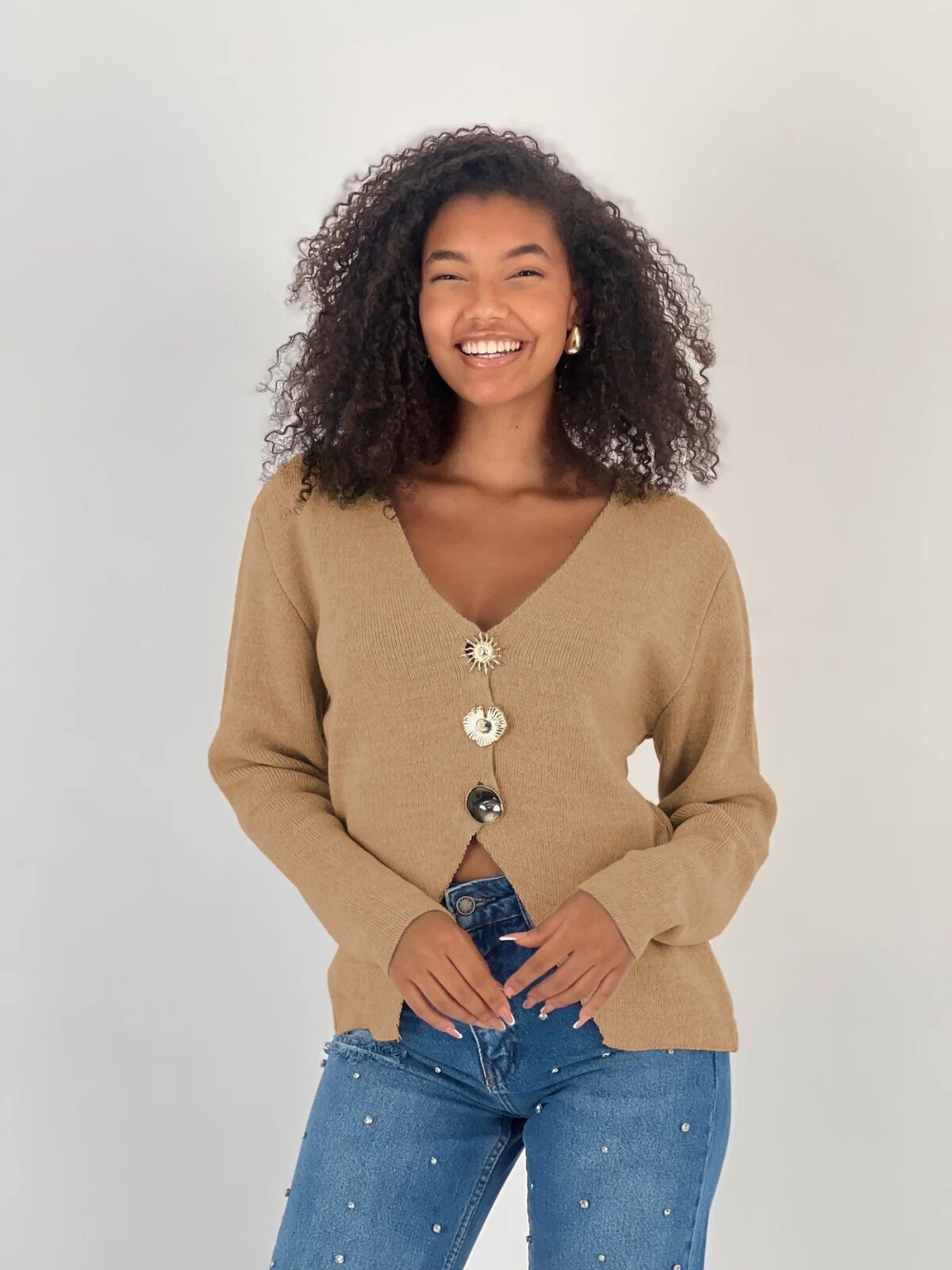 Miss Poem Pulover camel moale si fin cu trei nasturi mari aurii oversize