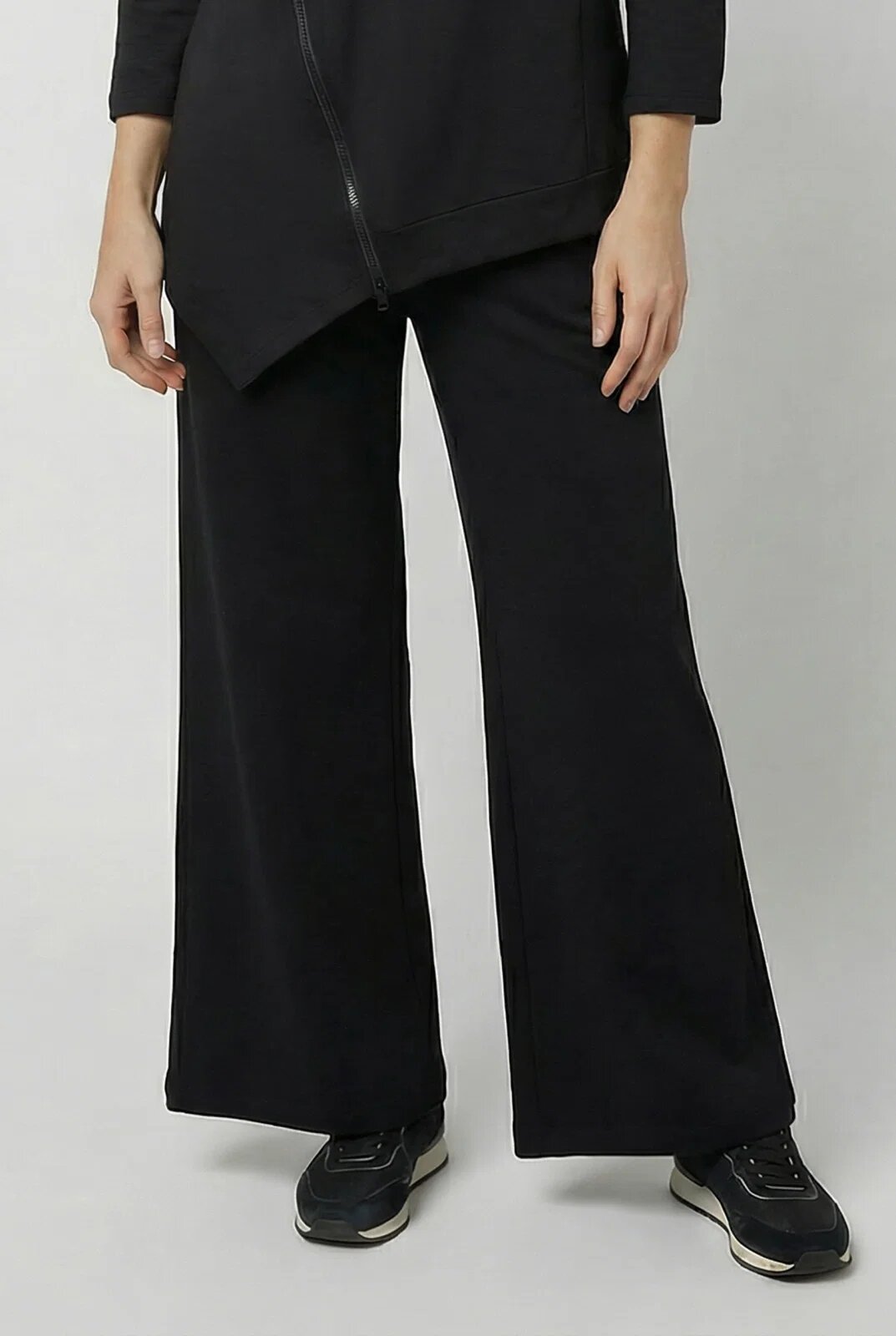 Pierino Pantaloni largi din tricot moale de vascoza negri
