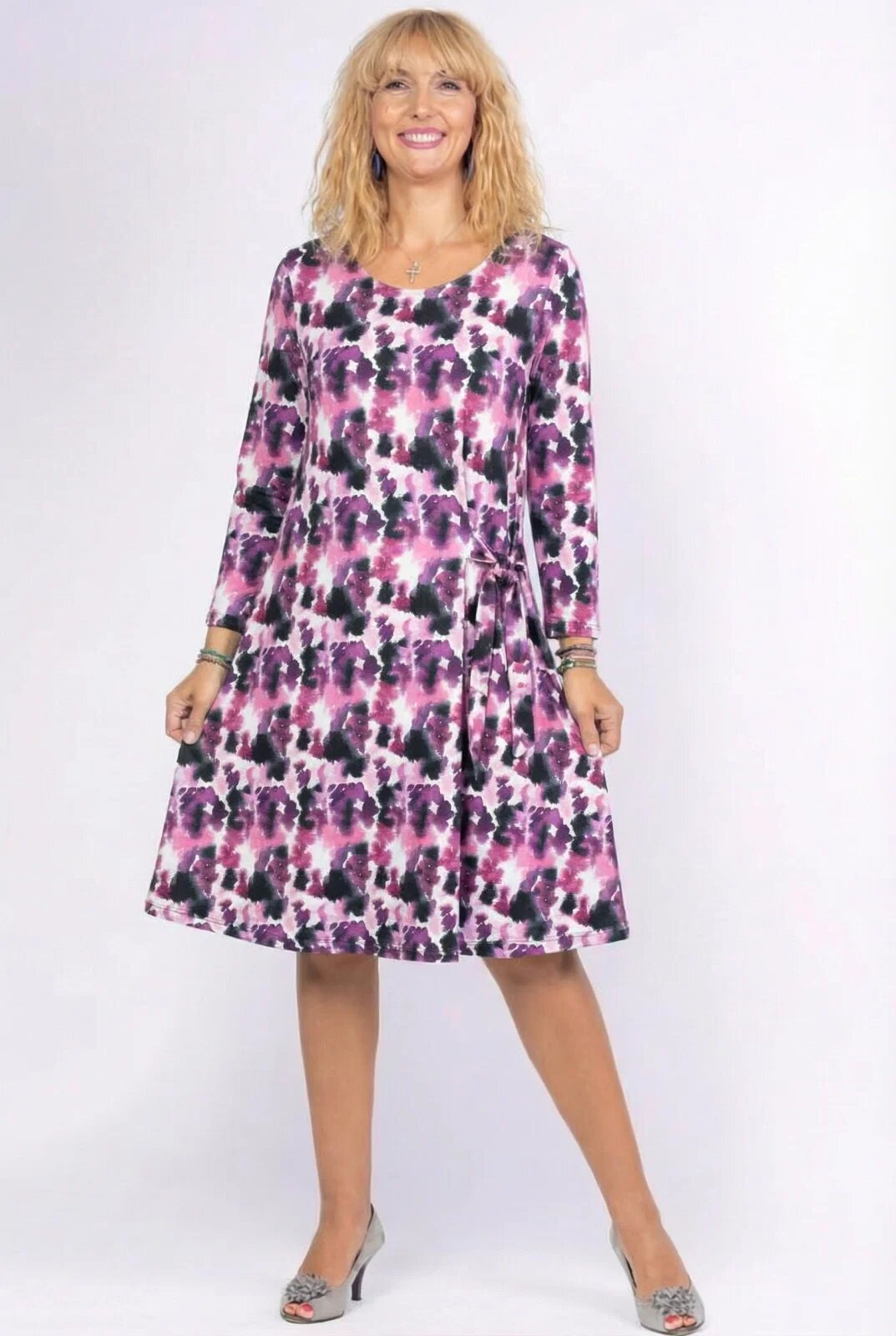 Pierino Rochie A line midi cu nod intr-o parte din vascoza cu imprimeu pictural mov si fucsia
