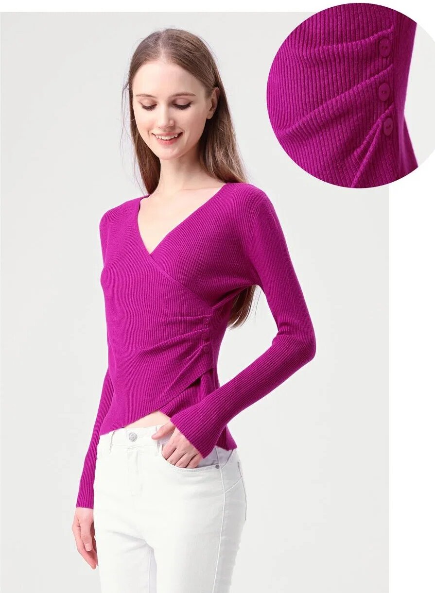 Porta Fortuna Pulover fucsia cu striatii cu bust petrecut in V si nasturei pe-o parte