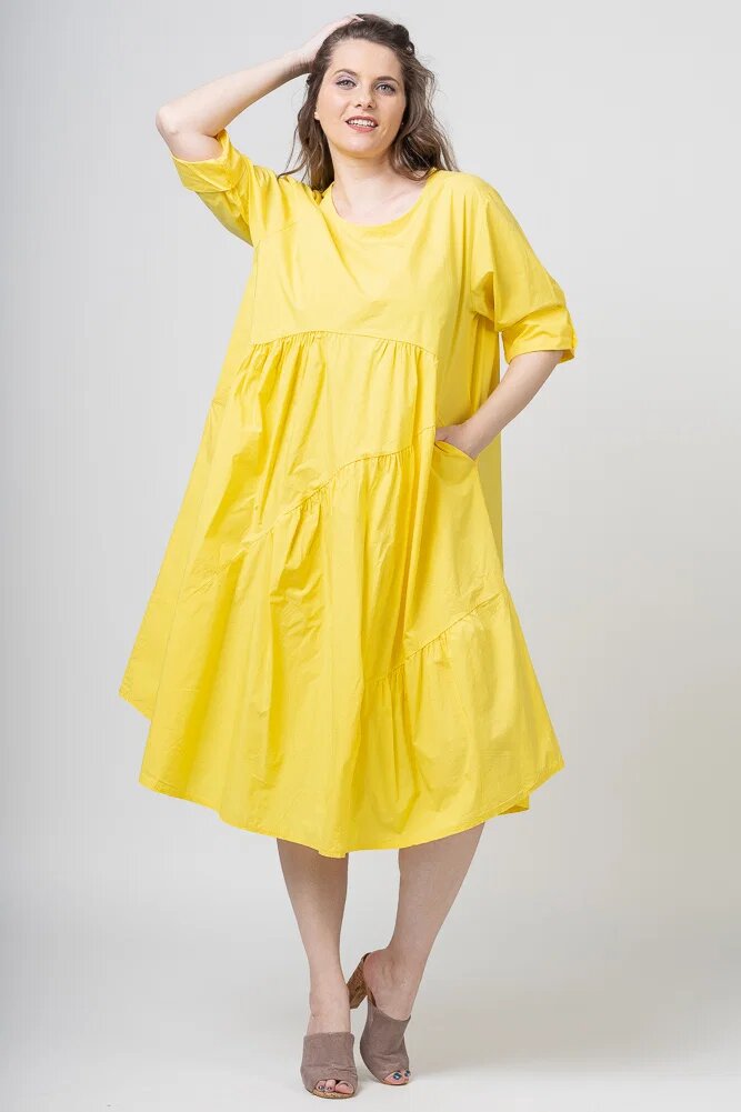 Rosa 99 Rochie galbena oversize cu maneca scurta cu trei volane asimetrice din poplin satinat