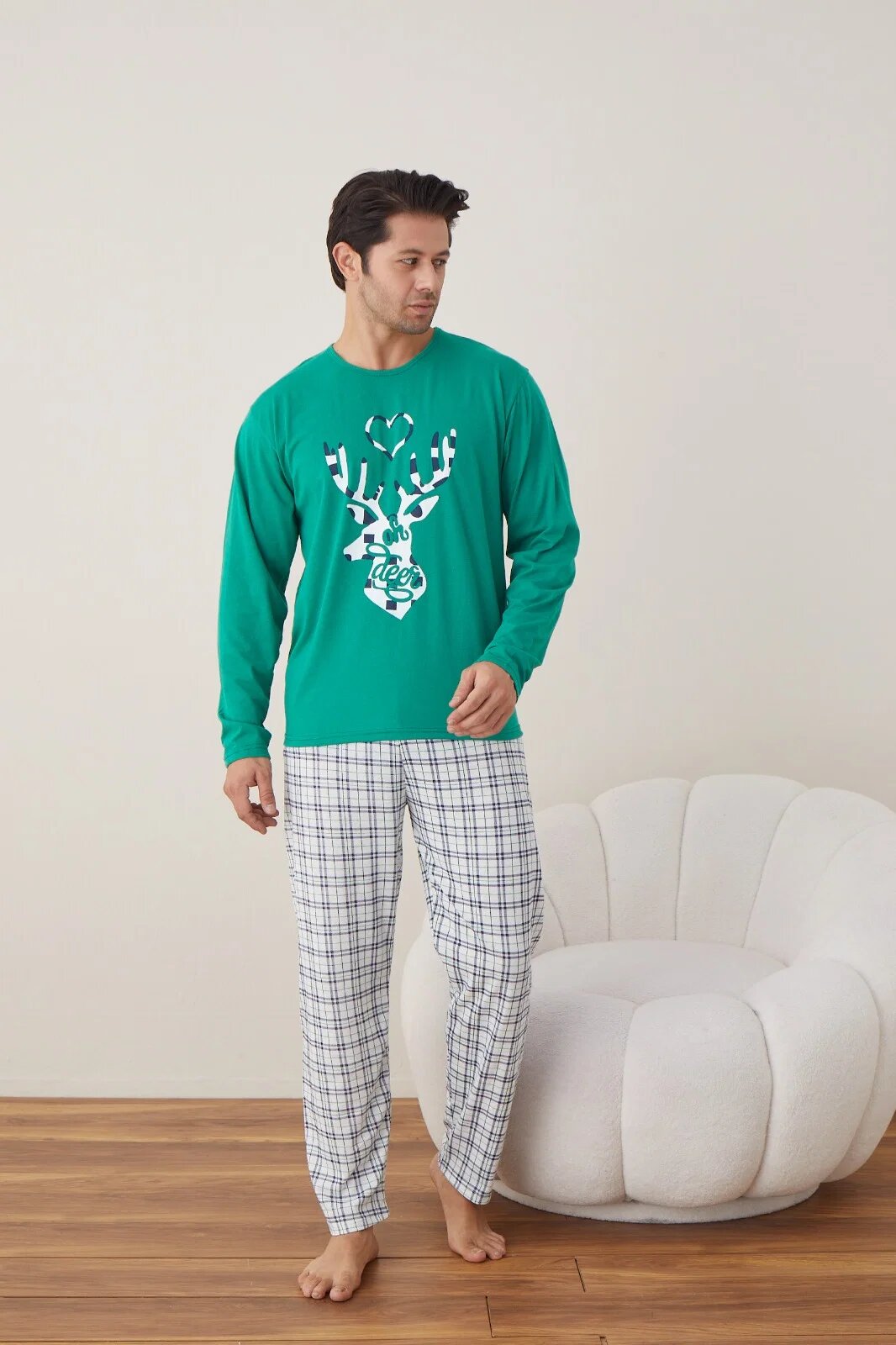 Serena Pijama barbati de Craciun din bumbac doua piese cu renul lui Mos Craciun pe verde