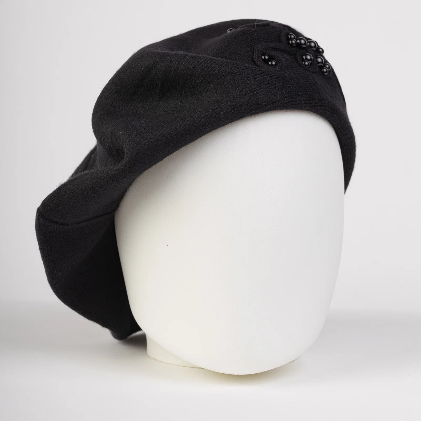 Shopika Bereta neagra chic cu decoratiune tricotata si insertii de perle din bumbac si lana