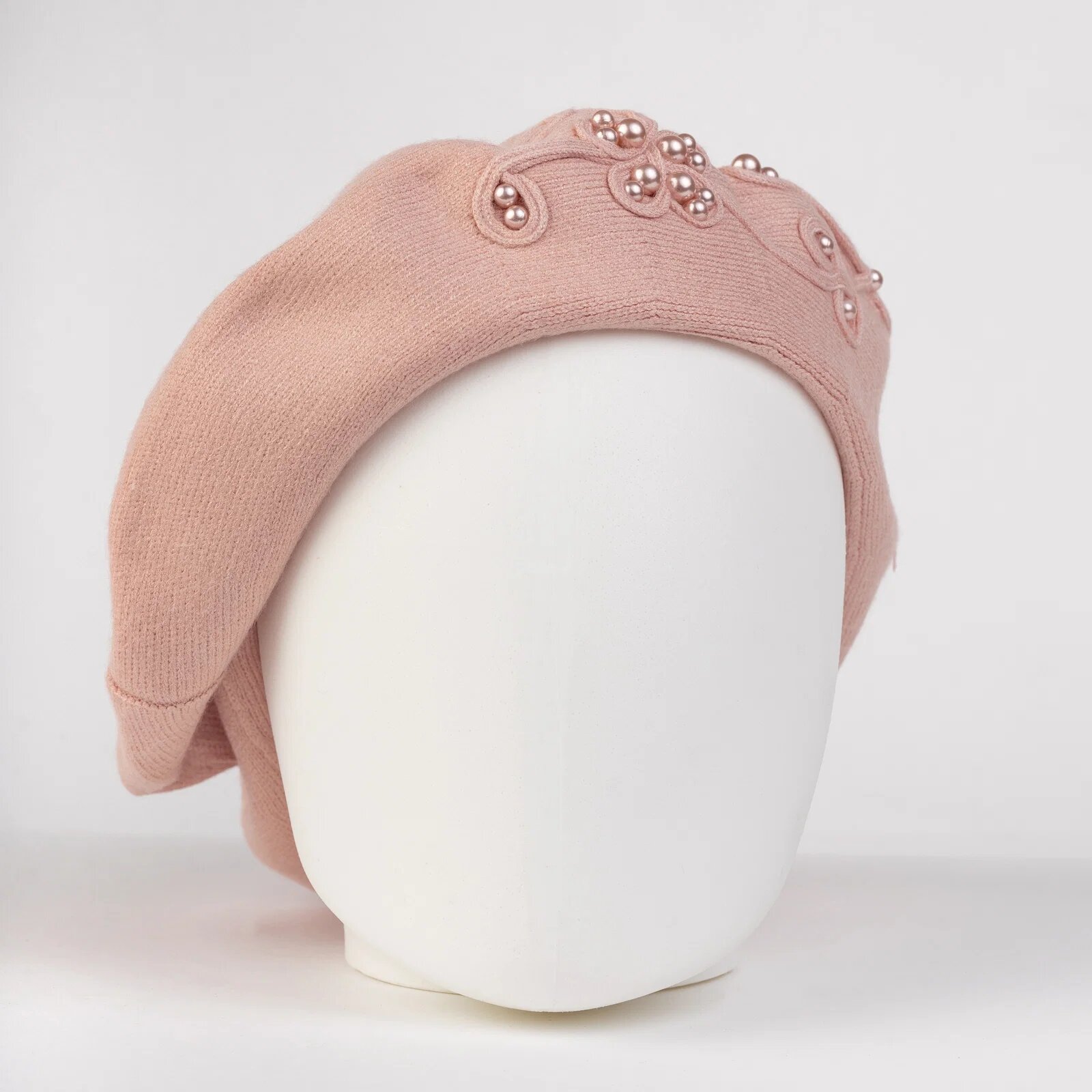 Shopika Bereta roz chic cu decoratiune tricotata si insertii de perle din bumbac si lana