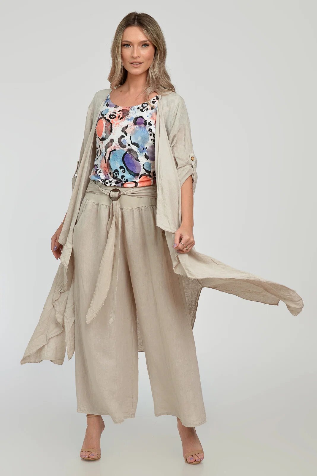Shopika Blazer lung din in fluid cu revere bej