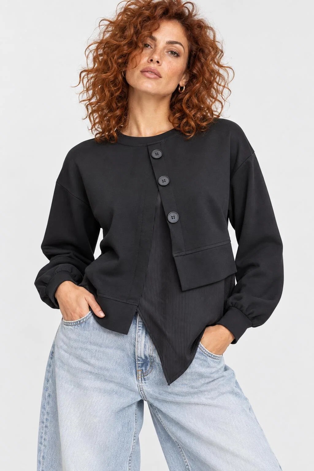 Shopika Bluza dama cu design asimetric suprapus si nasturi decorativi neagra