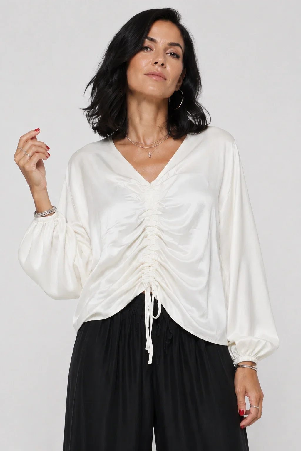 Shopika Bluza dama eleganta din satin de matase si vascoza cu fronseu reglabil - alb ivoire