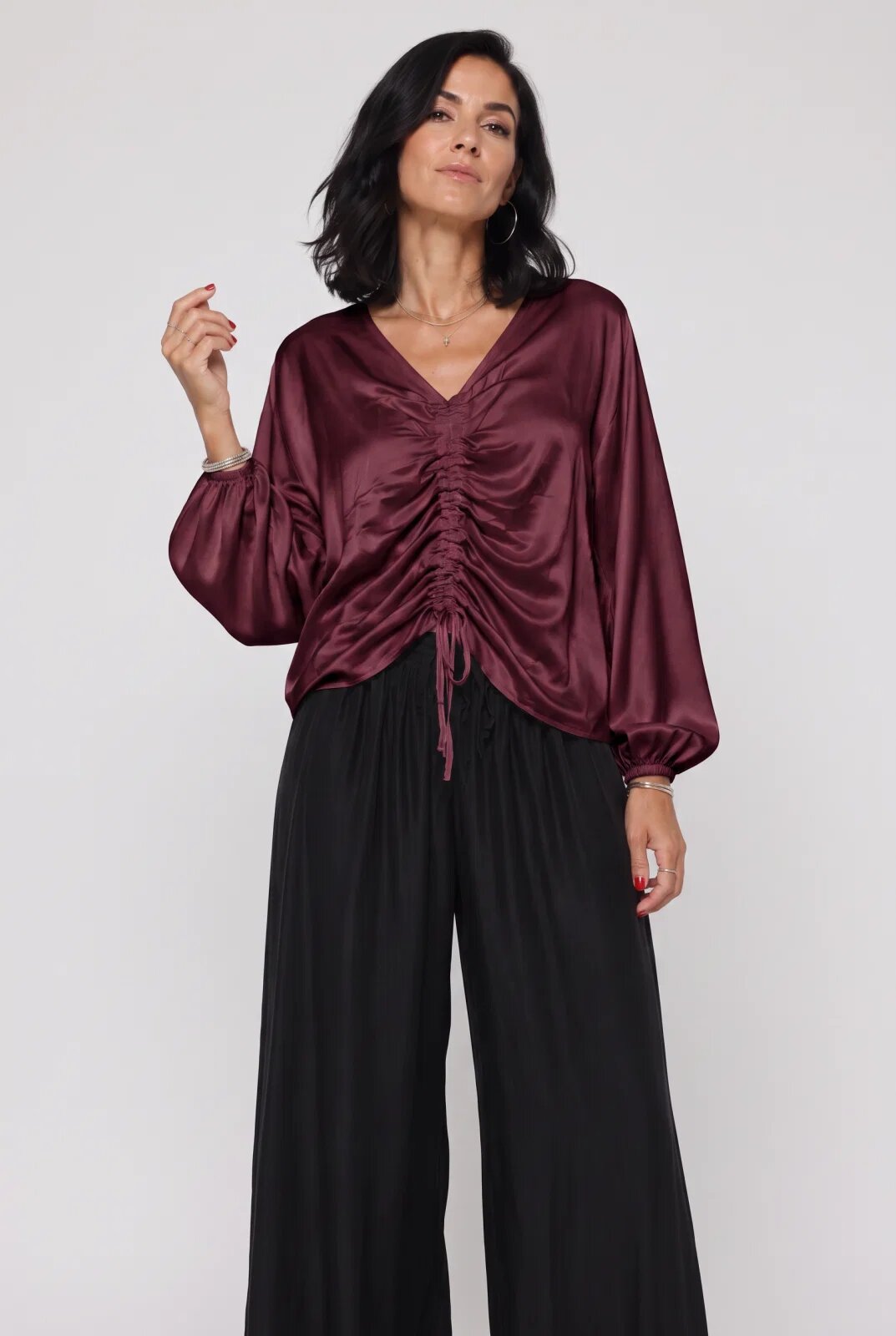 Shopika Bluza dama eleganta din satin de matase si vascoza cu fronseu reglabil - bordo