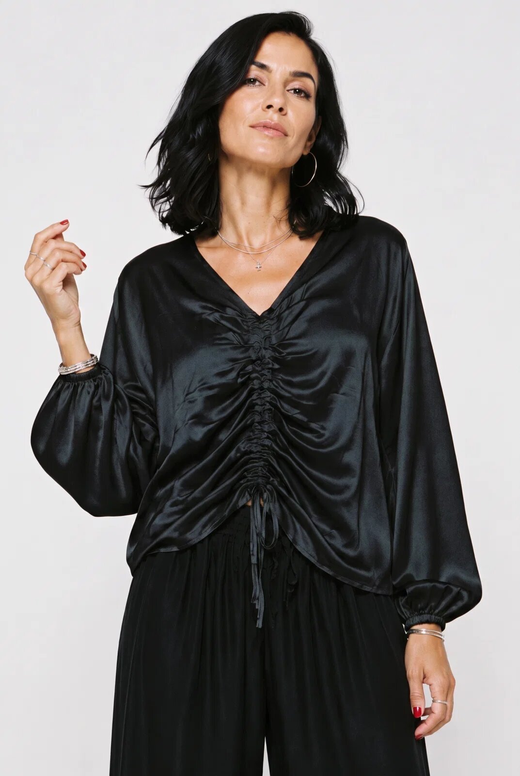 Shopika Bluza dama eleganta din satin de matase si vascoza cu fronseu reglabil - neagra