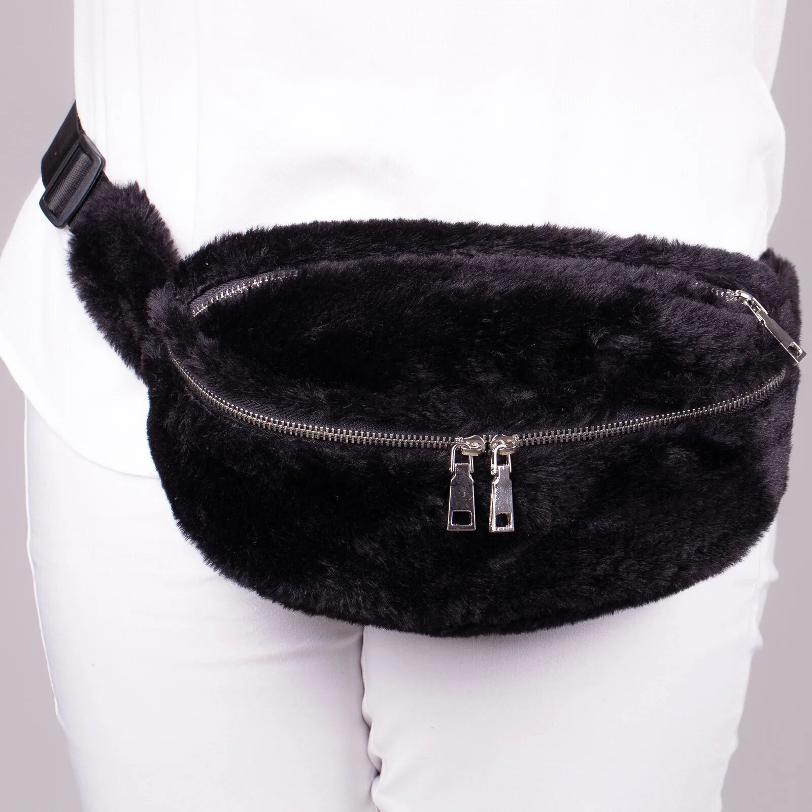 Shopika Borseta neagra din blanita artificiala