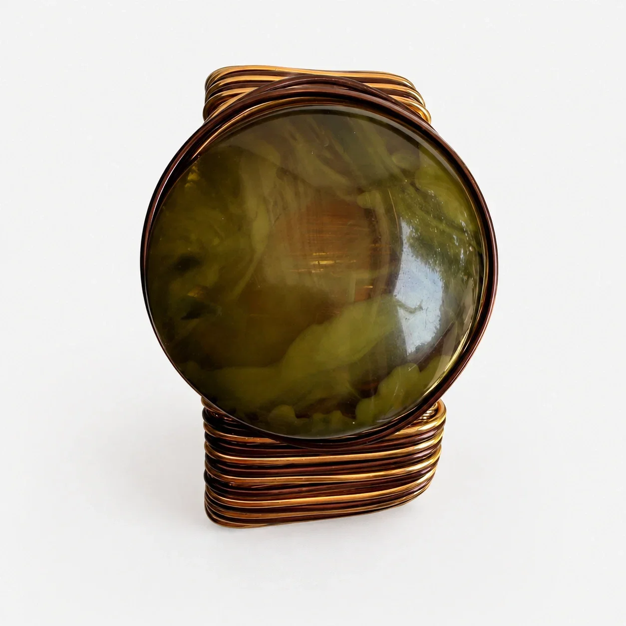 Shopika Bratara reglabila statement lata cu element central rotund din rasina verde si design multistrat met
