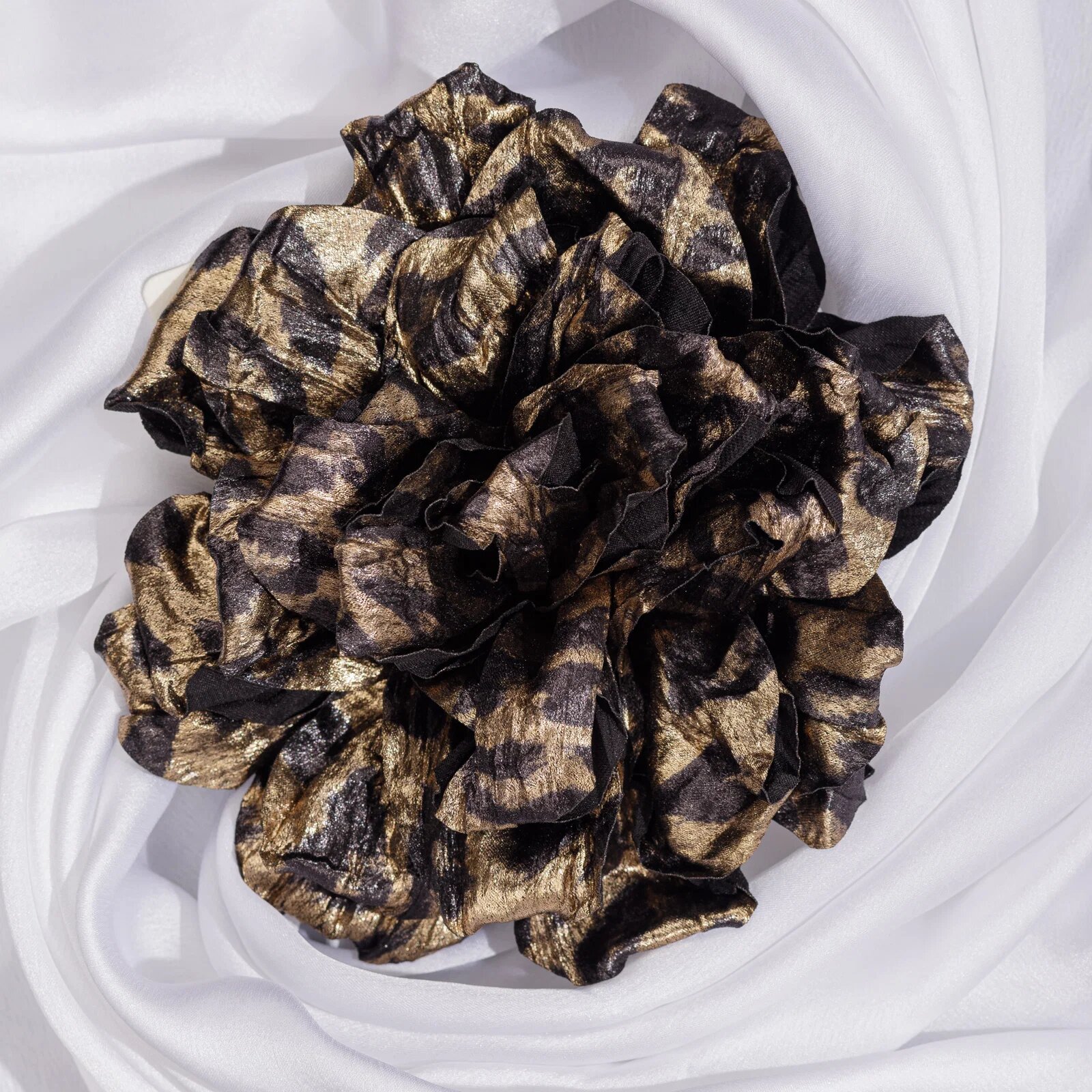Shopika Brosa animal print negru-auriu metalizat floare cu diametru de 15 cm cu clips pentru par