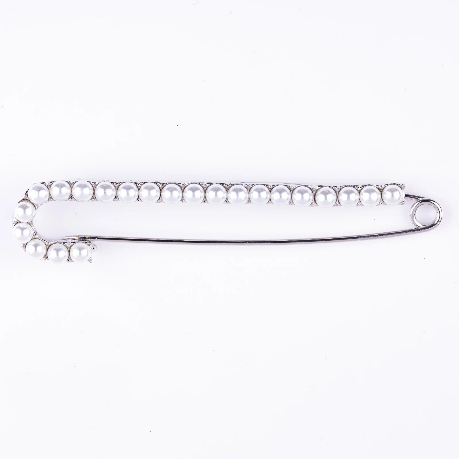 Shopika Brosa metalica argintie tip ac cu perle sintetice albe