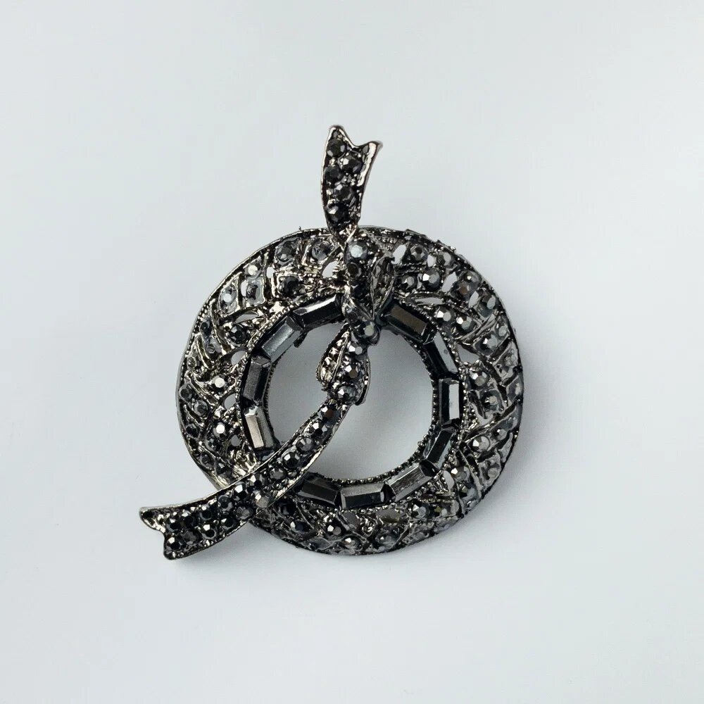 Shopika Brosa metalica rotunda cu fundita argintiu antichizat cu pietricele gen marcasite