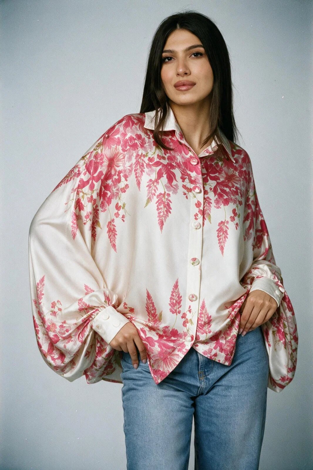 Shopika Camasa din satin oversize cu maneci bufante si imprimeu floral roz