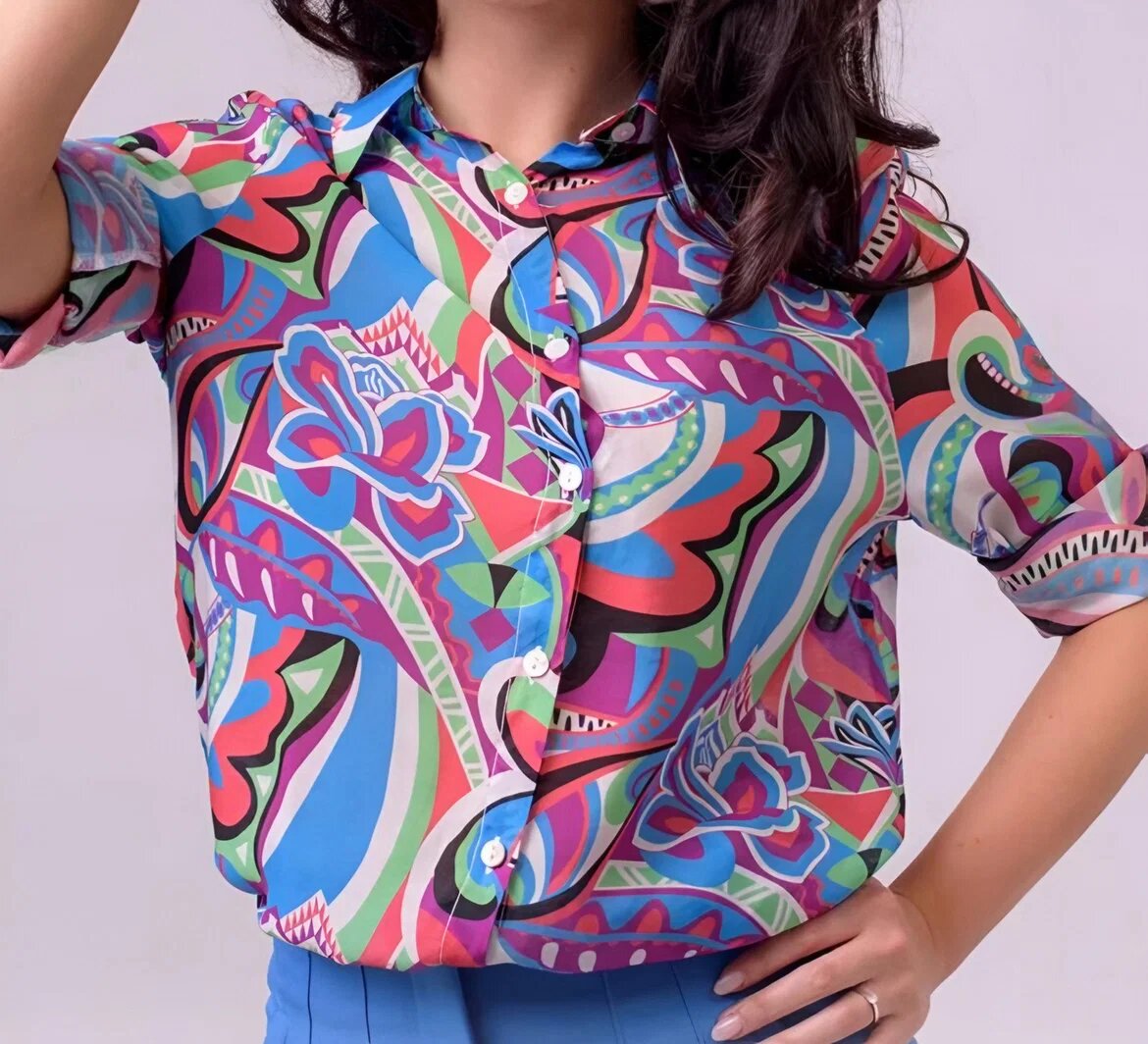Shopika Camasa subtire din vascoza cu guler clasic si imprimeu abstract in nuante de albastru si mov