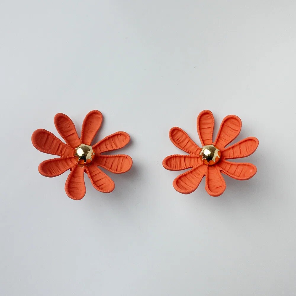 Shopika Cercei in forma de floare cu multe petale corai mat