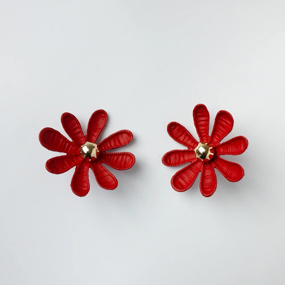 Shopika Cercei in forma de floare cu multe petale rosu mat