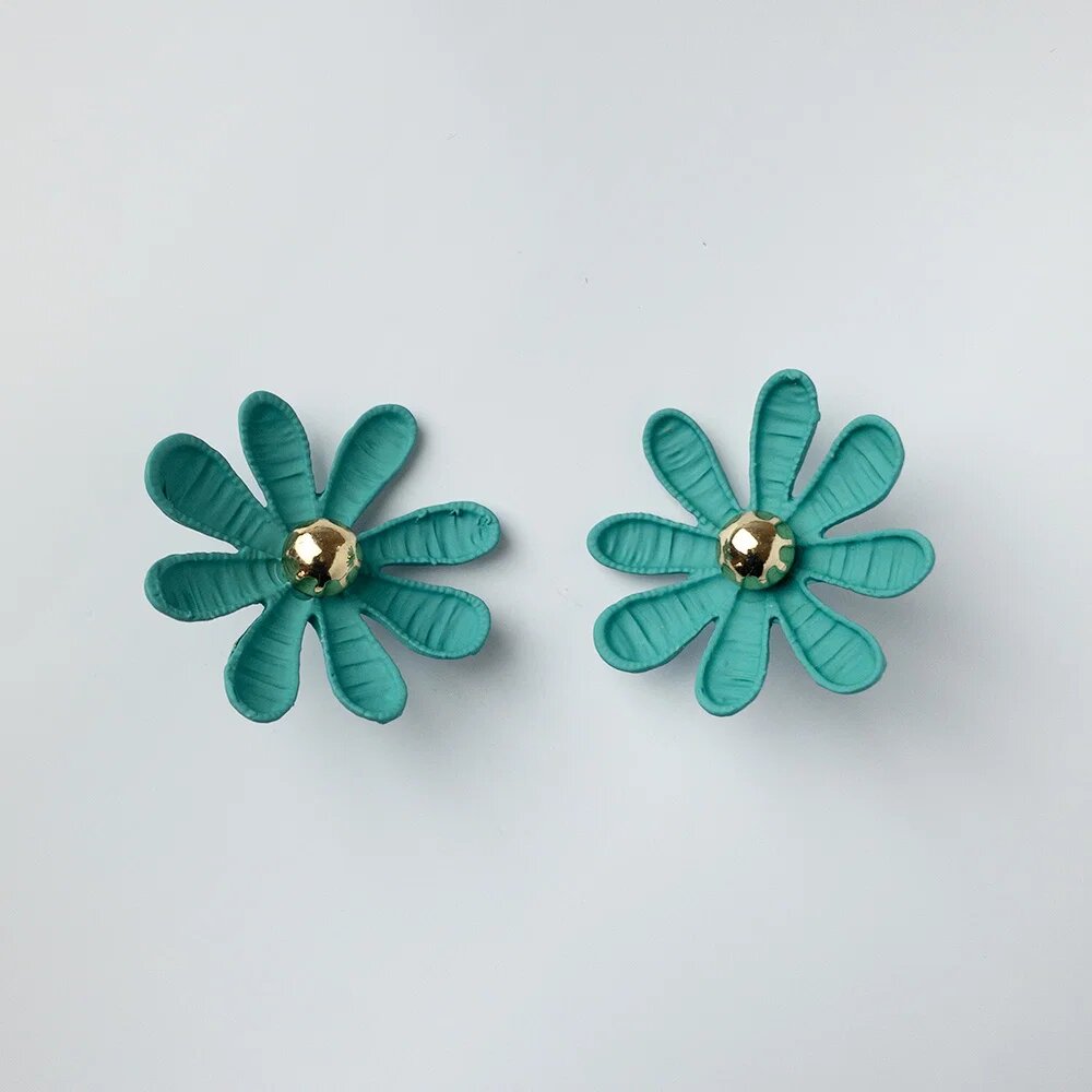 Shopika Cercei in forma de floare cu multe petale verde mat