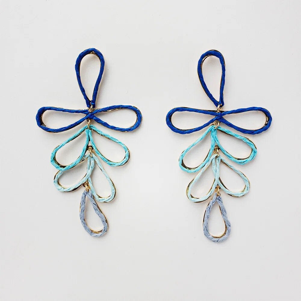 Shopika Cercei lungi si flexibili din metal auriu si celuloza in nuante de albastru si bleu