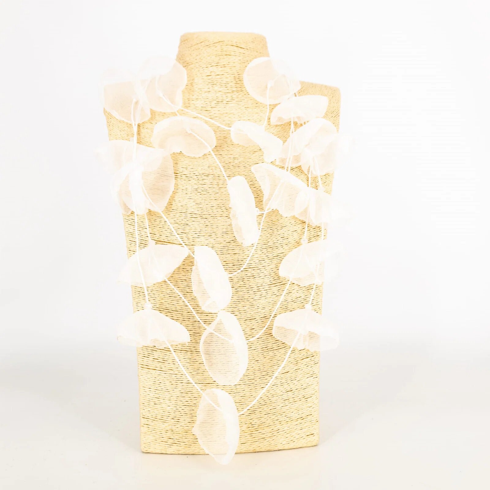 Shopika Colier statement ivoire cu petale textile de mac 3D din organza - design artistic italian