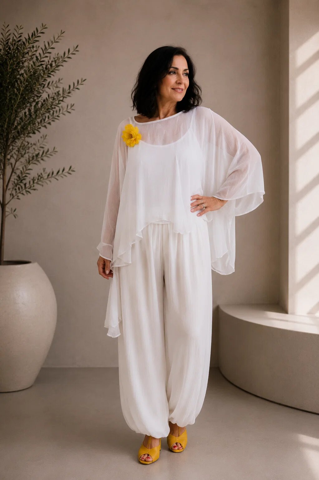 Shopika Compleu alb cu pantaloni lejeri balon si bluza fluida cu volane cascada din matase si vascoza