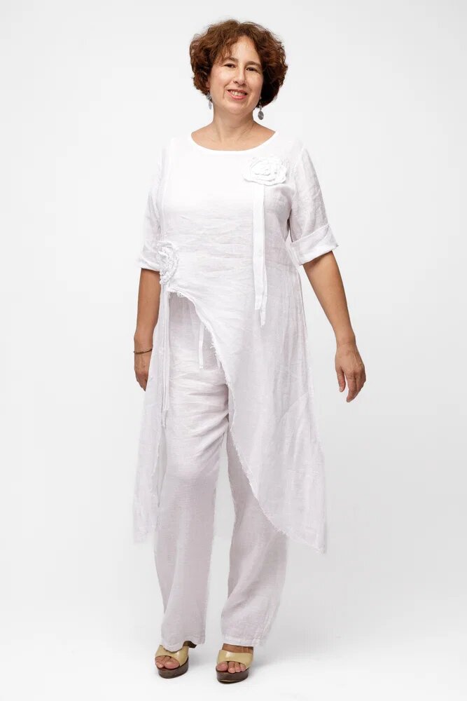 Shopika Compleu cu flori aplicate din in cu bluza tunica mai lunga in spate si pantaloni alb