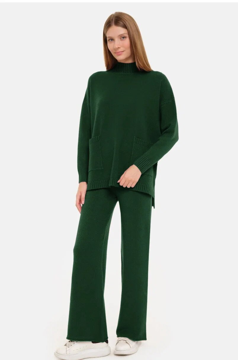 Shopika Compleu cu pantaloni si pulover cu gat semiinalt si buzunare din tricotaj fin verde inchis