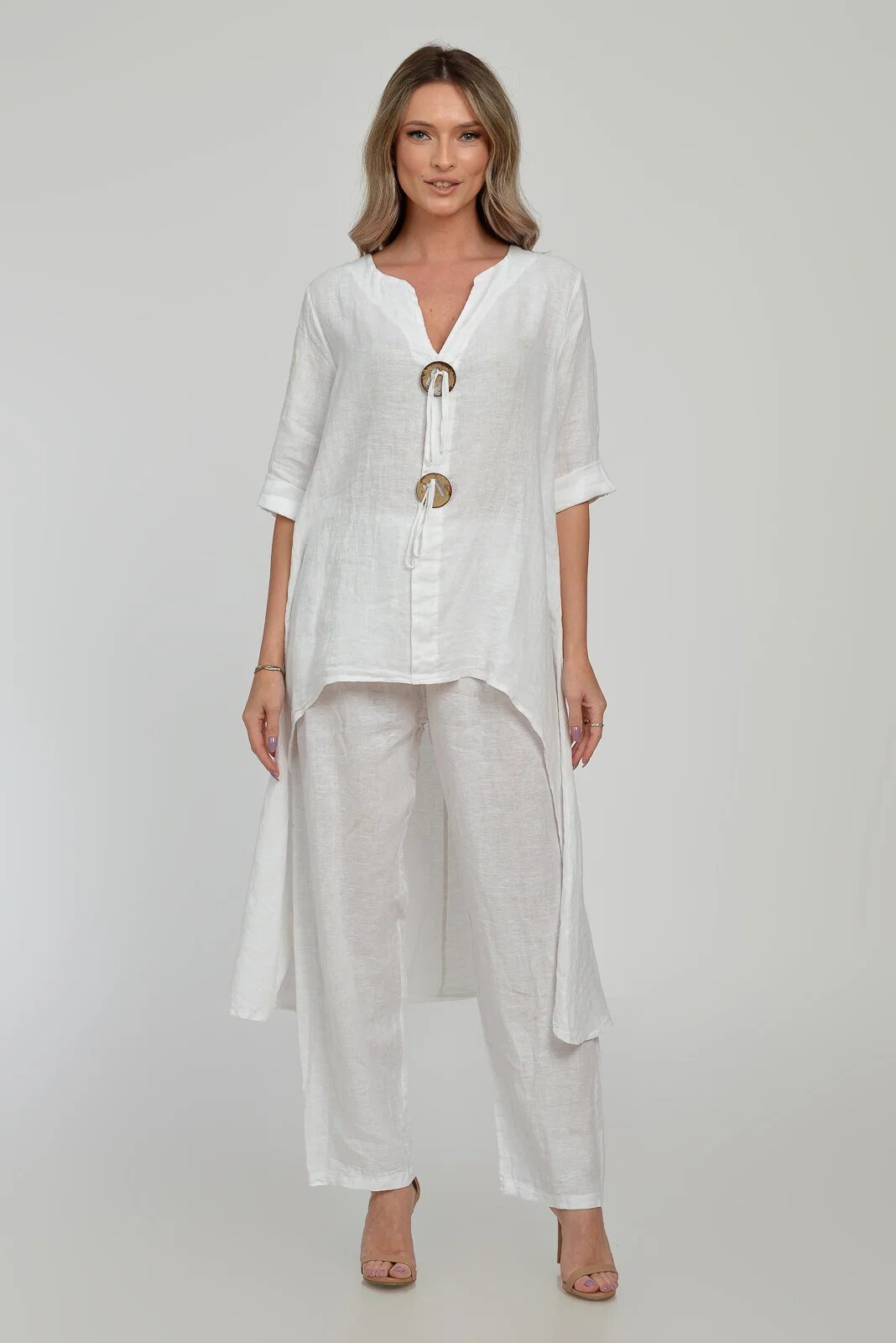 Shopika Compleu din in cu nasturi decorativi cu pantaloni si bluza tunica mai lunga in spate alb