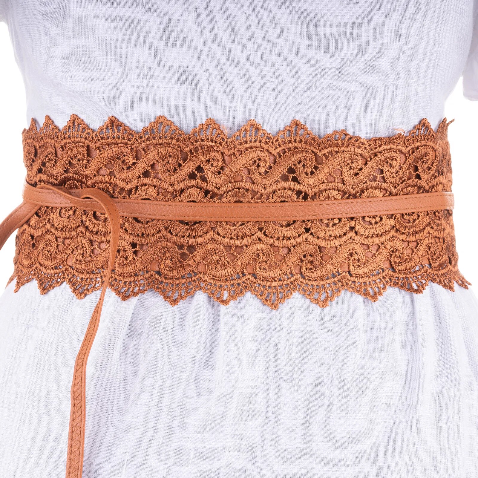 Shopika Curea lata de 10 cm petrecuta camel cu aplicatie din broderie textila