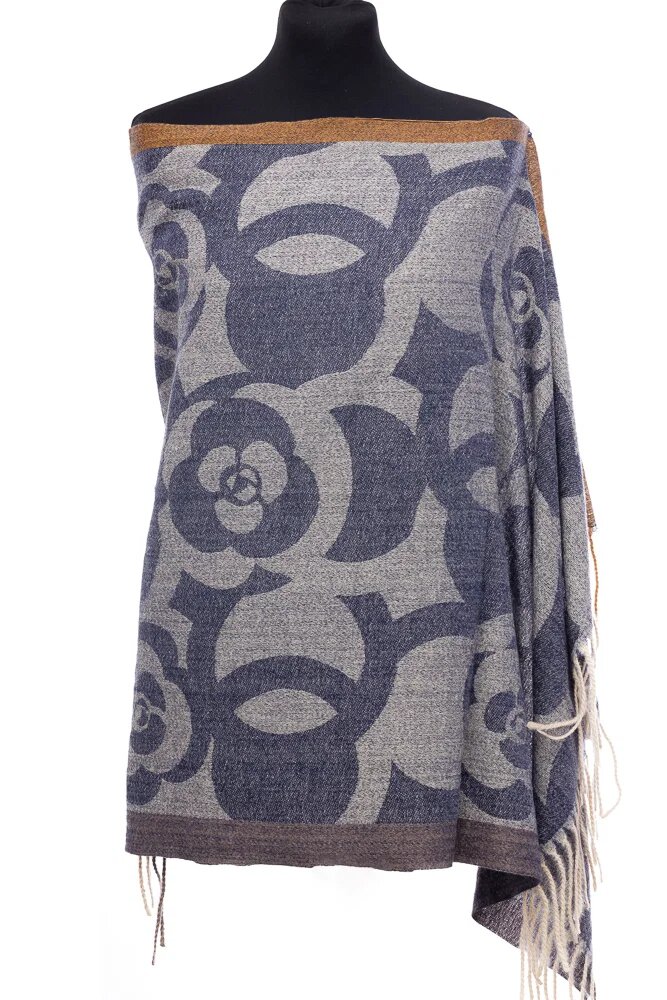Shopika Esarfa casmir cu imprimeu floral stilizat pe fond bleumarin