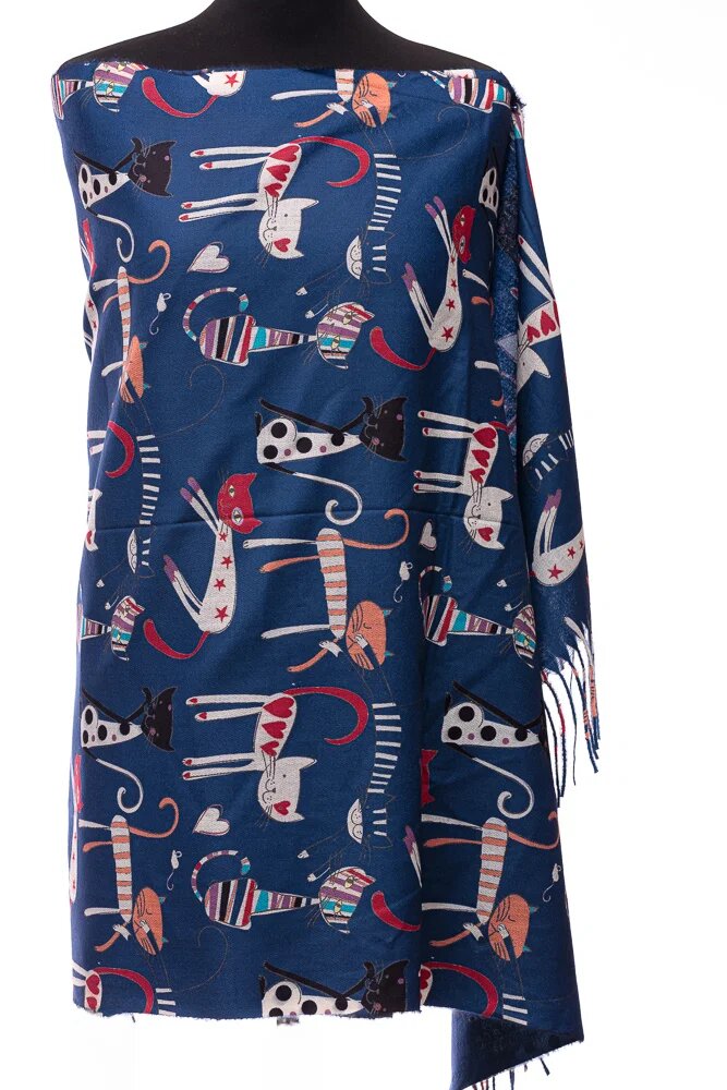Shopika Esarfa casmir cu imprimeu pisicute si inimioare pe fond bleumarin
