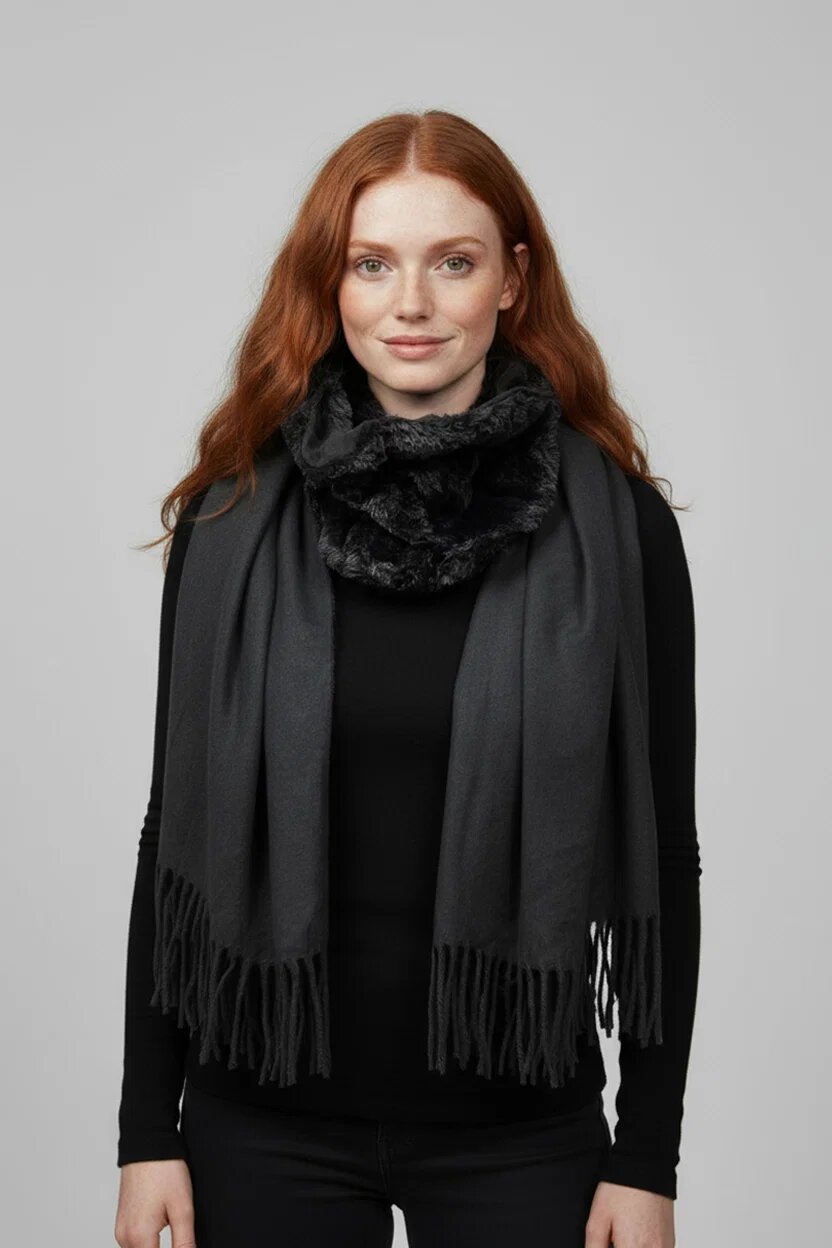 Shopika Eșarfă cu blăniță ecologică pe centru și franjuri decorative neagra