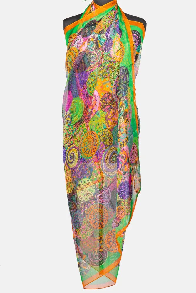 Shopika Esarfa dreptunghiulara tip pareo cu imprimeu mandale multicolore margine portocalie si verde din m