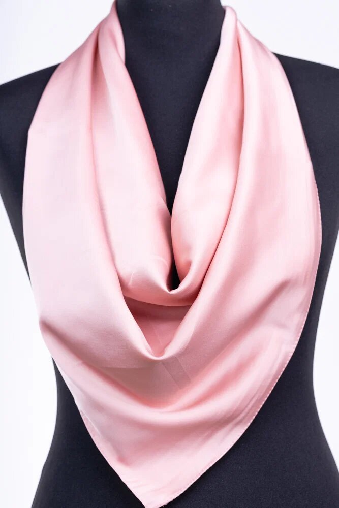 Shopika Esarfa roz pastel patrata din vascoza si matase