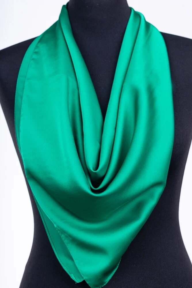 Shopika Esarfa verde patrata din vascoza si matase