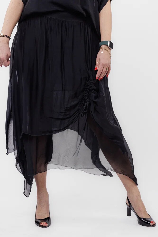 Shopika Fusta lunga in colturi din matase si vascoza suprapusa cu snur vertical neagra
