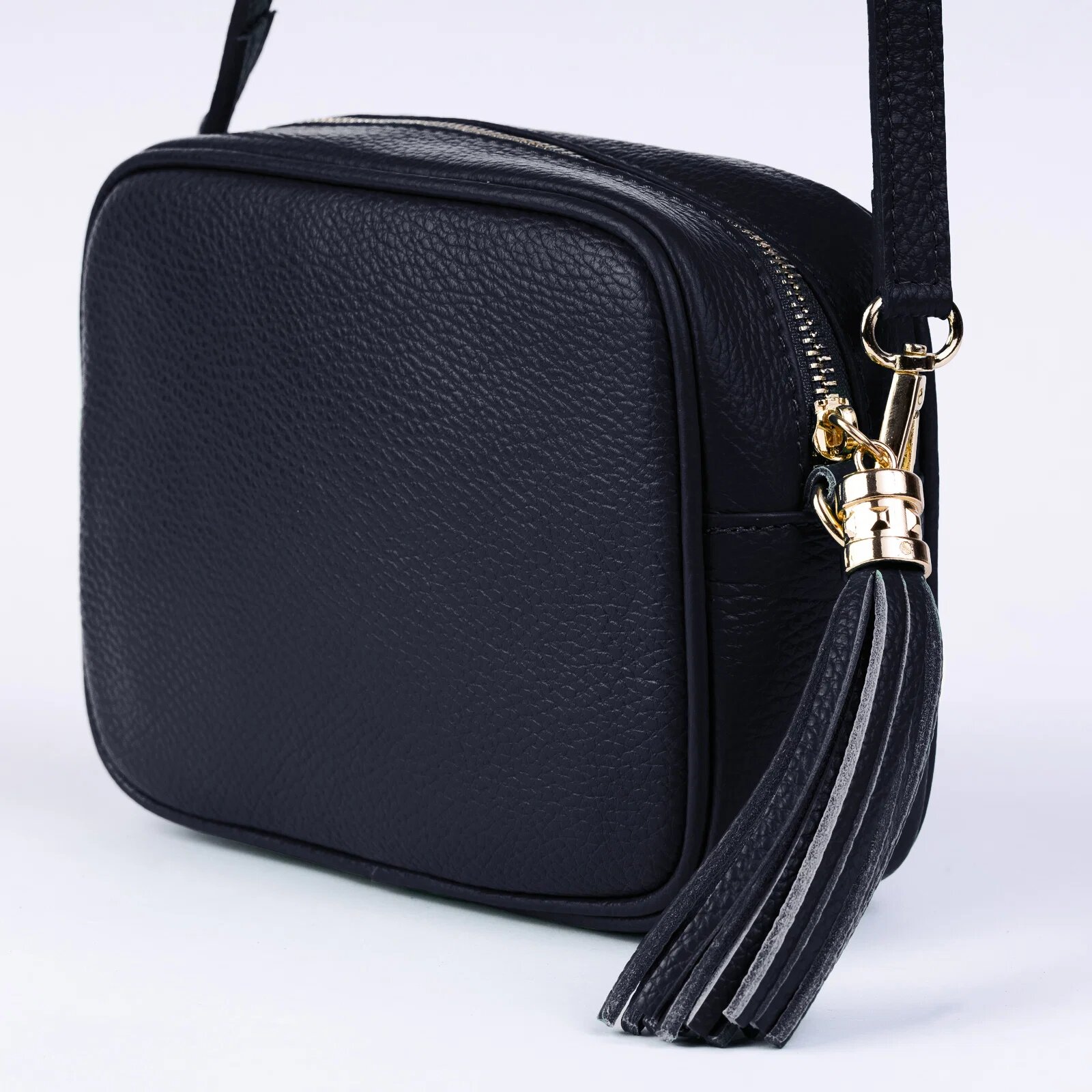 Shopika Geanta crossbody bleumarin inchis din piele naturala cu ciucure din piele