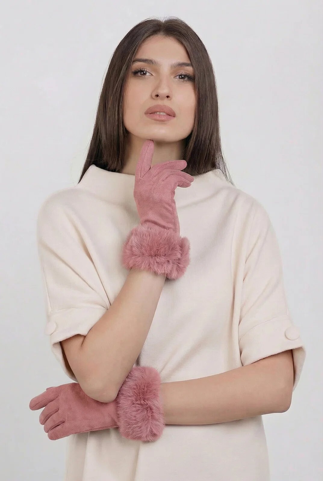 Shopika Manusi dama din material textil catifelat cu blanita naturala de iepure roz prafuit