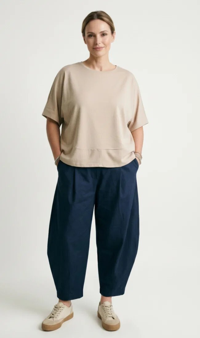 Shopika Pantaloni carrot croiala conica cu pense din tricot vascoza punto milano bleumarin
