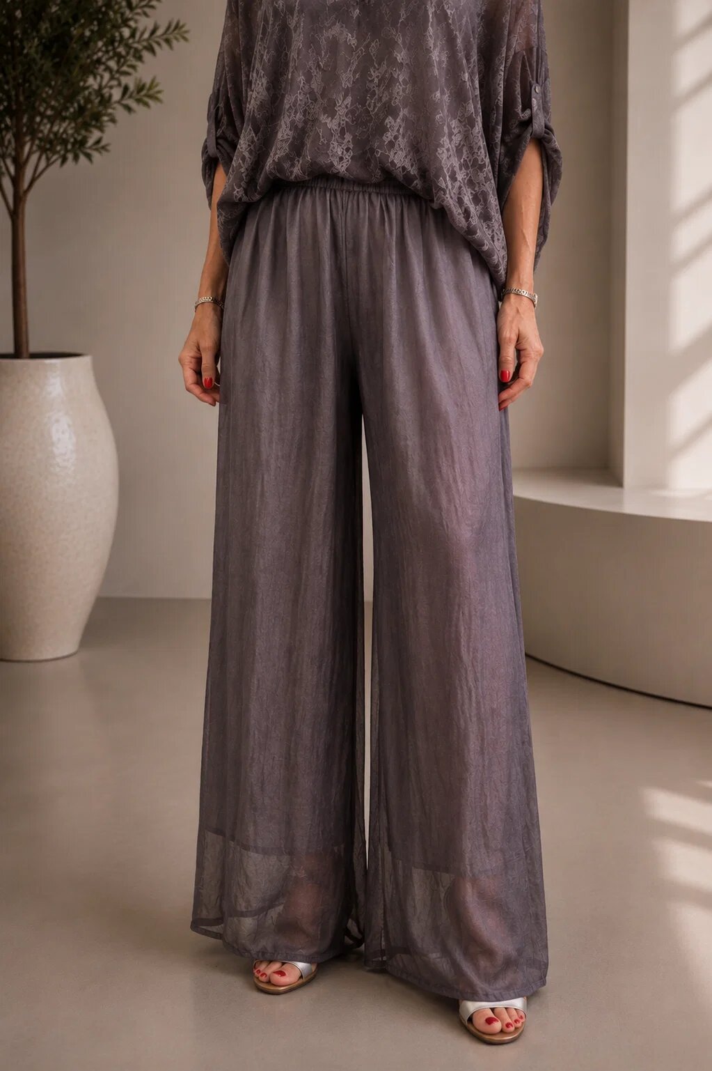 Shopika Pantaloni dama eleganti largi din matase si vascoza cu dublura maro usor prespalata
