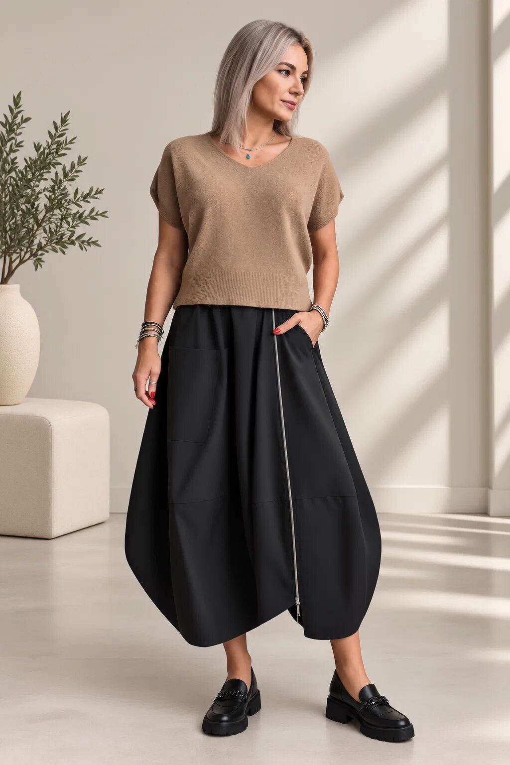 Shopika Pulover lejer cu maneci fluture si decolteu in V camel
