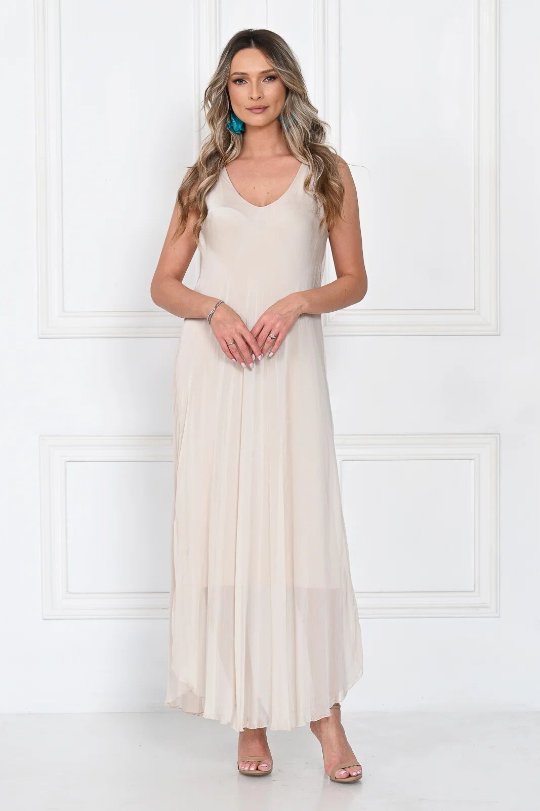 Shopika Rochie lunga din matase cu croi fluid si bretele fine eleganta bej