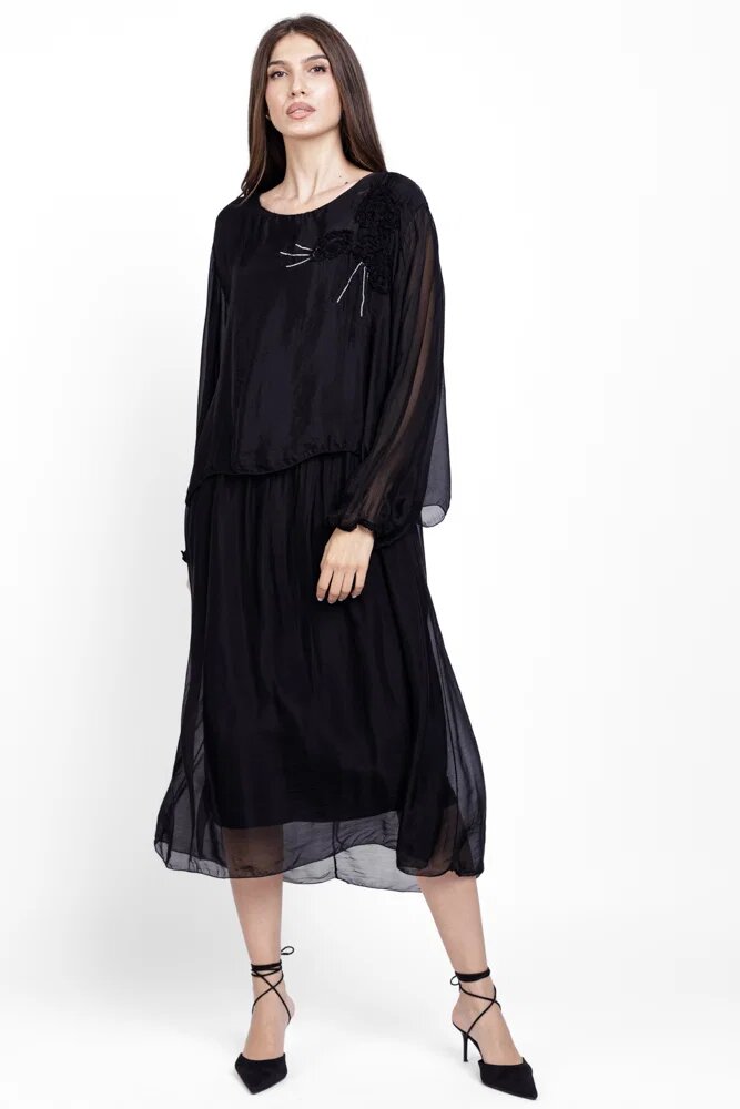 Shopika Rochie lunga neagra cu aplicatie floare si detaliu brodat argintiu din matase si vascoza