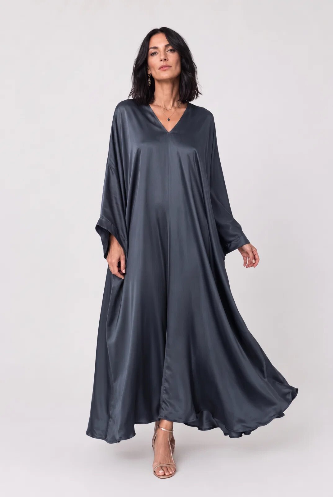 Shopika Rochie lunga tip caftan din satin cu matase si vascoza - gri