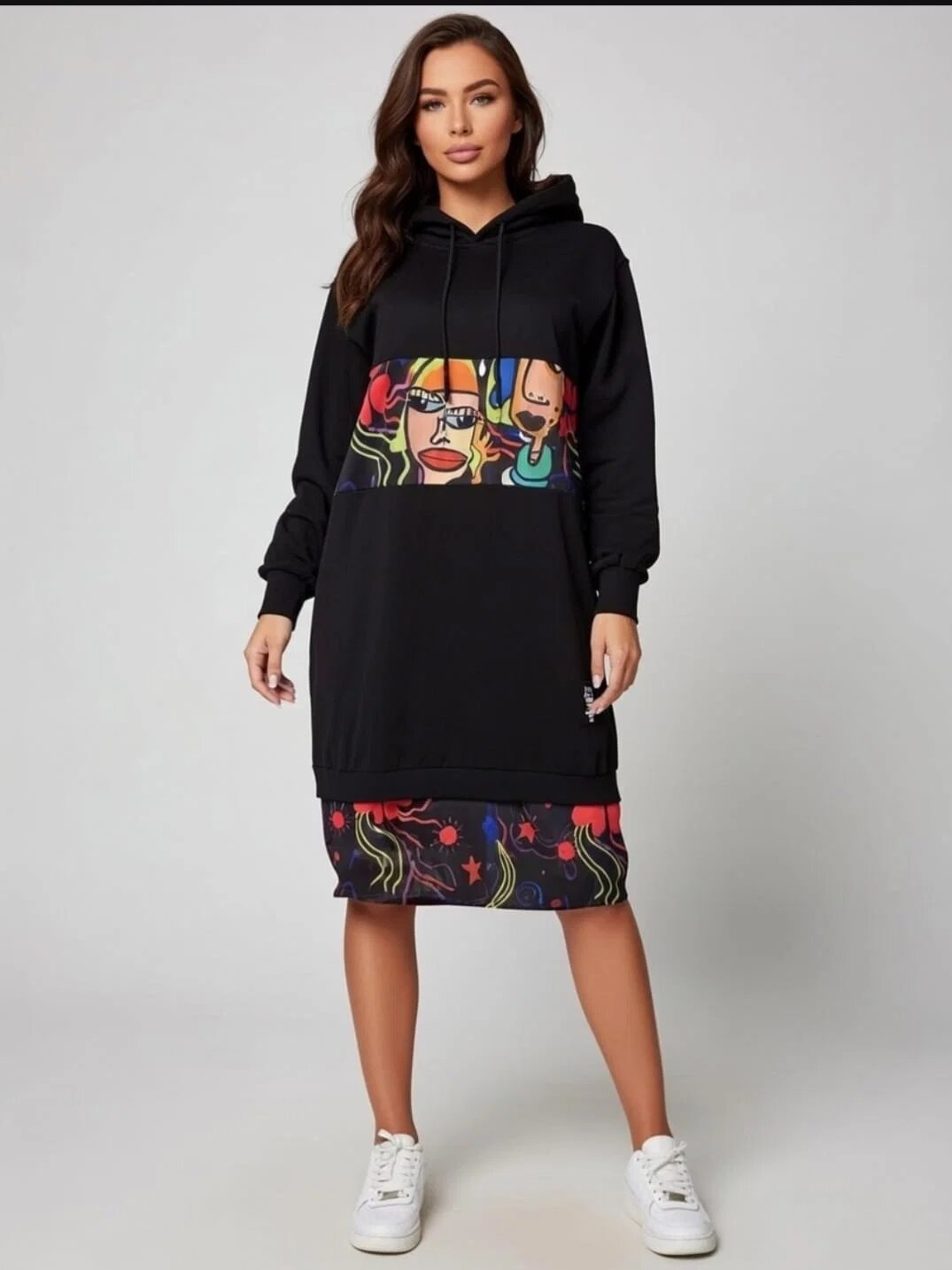 Shopika Rochie neagra din tricot de bumbac cu insertii imprimate cu chipuri stransa la baza
