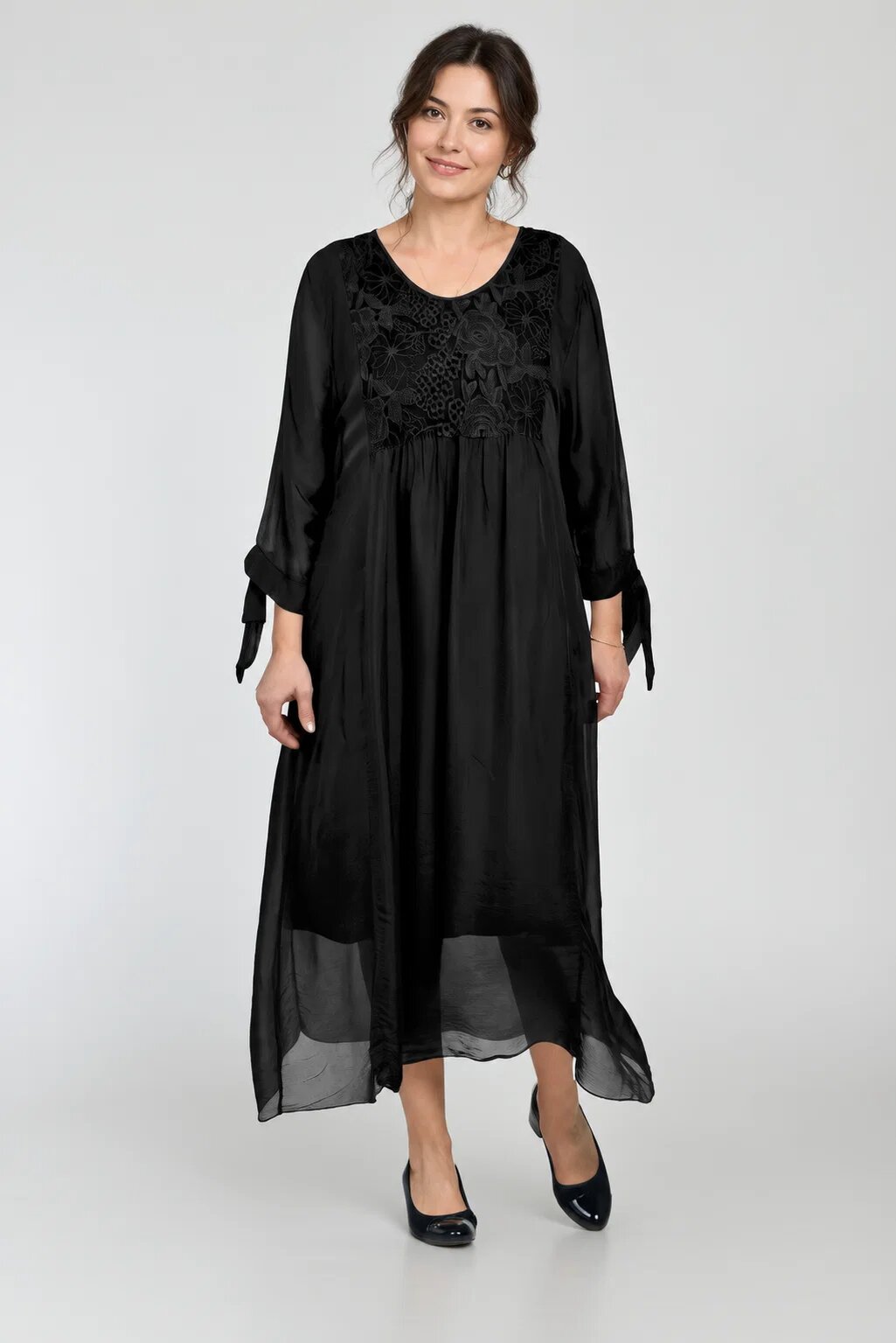 Shopika Rochie neagra lunga din matase si vascoza cu platca din dantela pe fata si pe spate