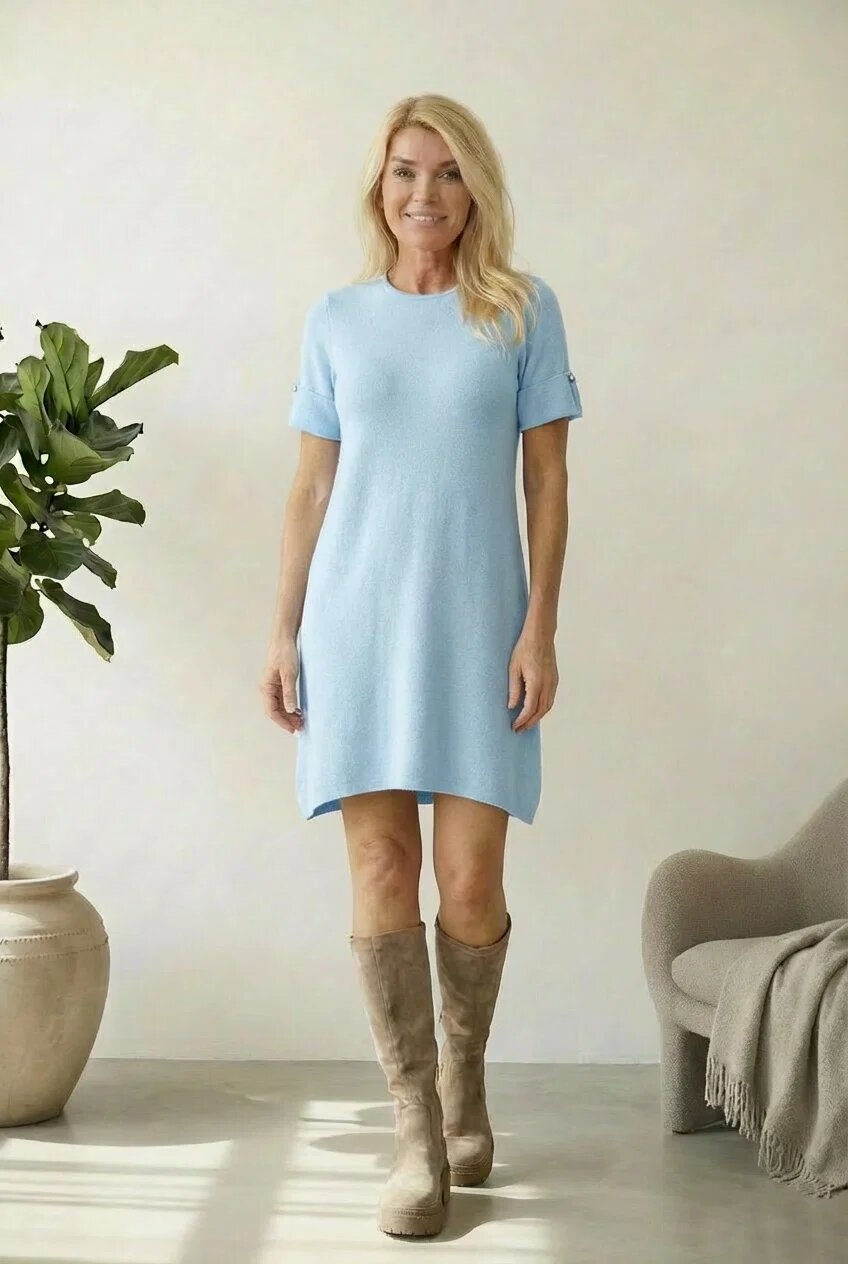 Shopika Rochie scurta A-line tricotata cu maneca scurta si nasture decorativ bleu