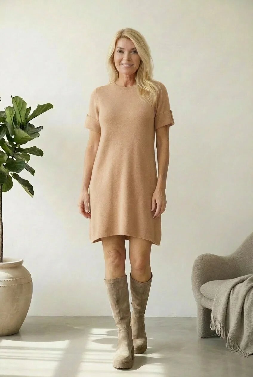 Shopika Rochie scurta A-line tricotata cu maneca scurta si nasture decorativ camel