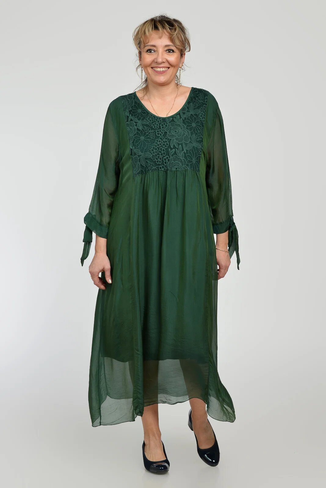 Shopika Rochie verde lunga din matase si vascoza cu platca din dantela pe fata si pe spate